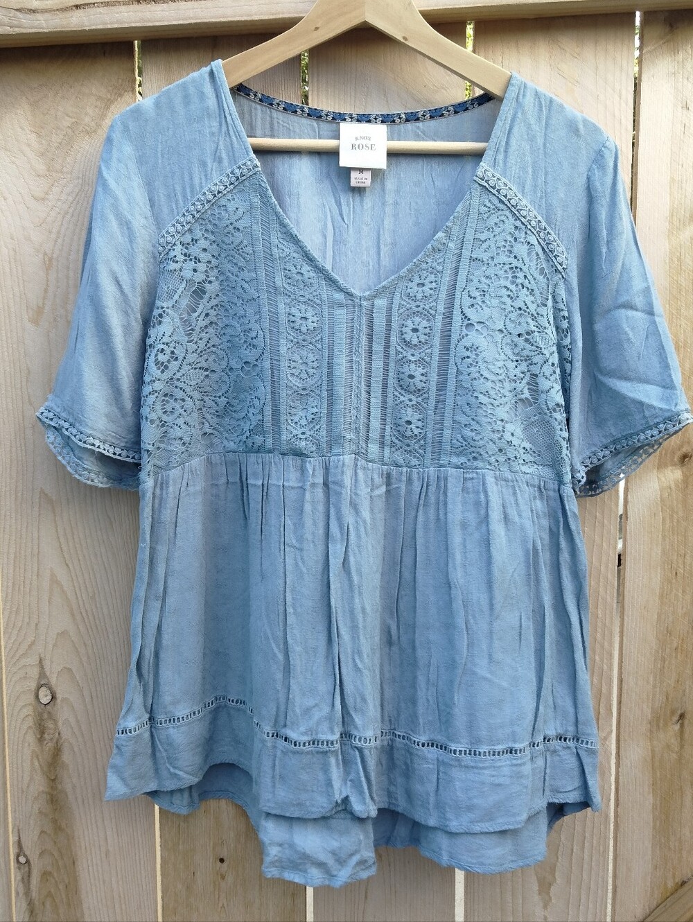 Knox Rose Dusty Blue Lace-Panel V-Neck Short Sleeve Top Blouse Women's Size M